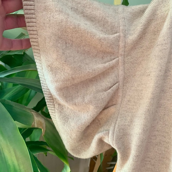 🔥BCBG Maxazria ruffle bell sleeve oversized sweater - Picture 7 of 16